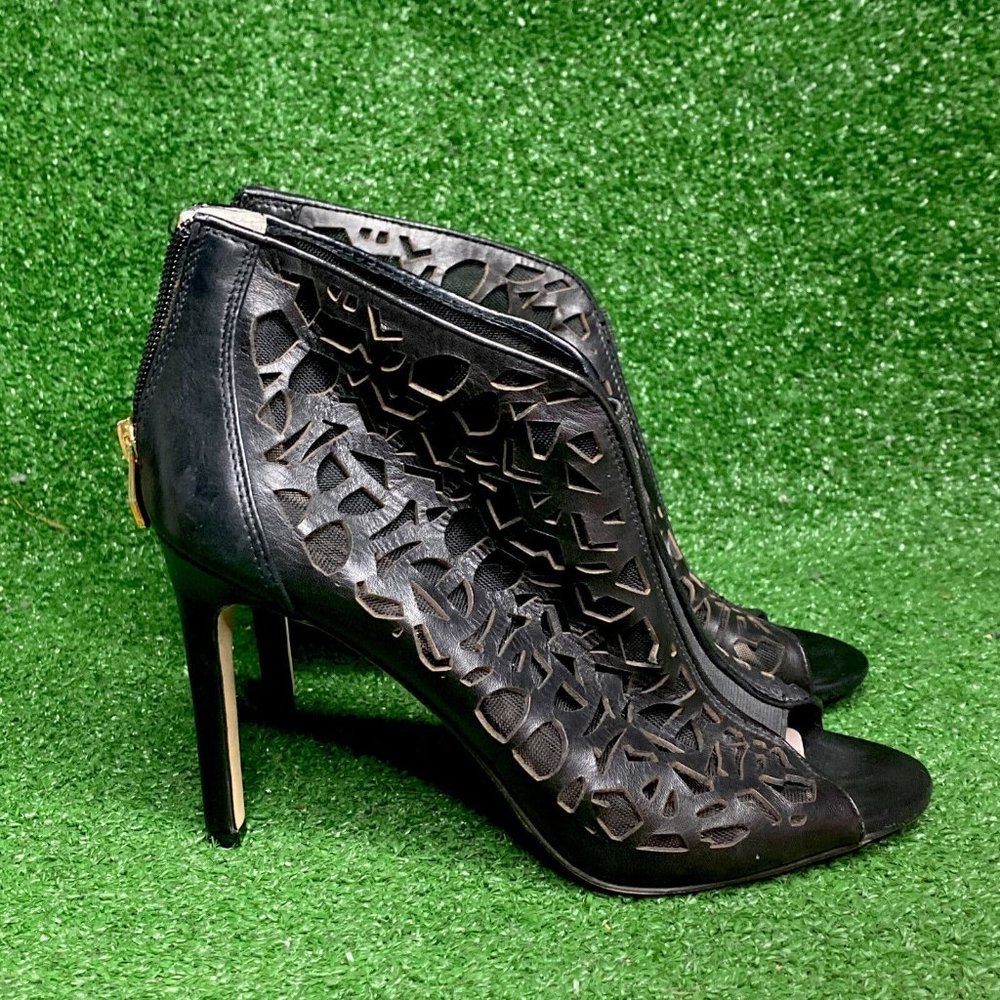Vince Camuto Kalista Black Leather Women's Size 8 M Peep Toe Boots Booties EUC